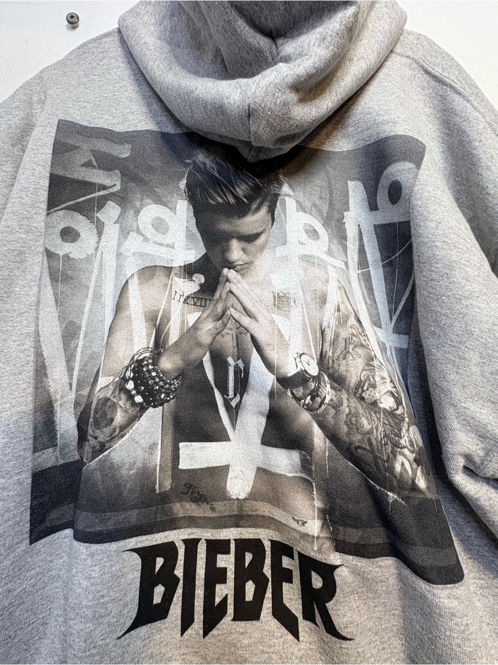 Justin Bieber Purpose World Tour Gildan XL Gray Hoodie with Black Sleeve Script